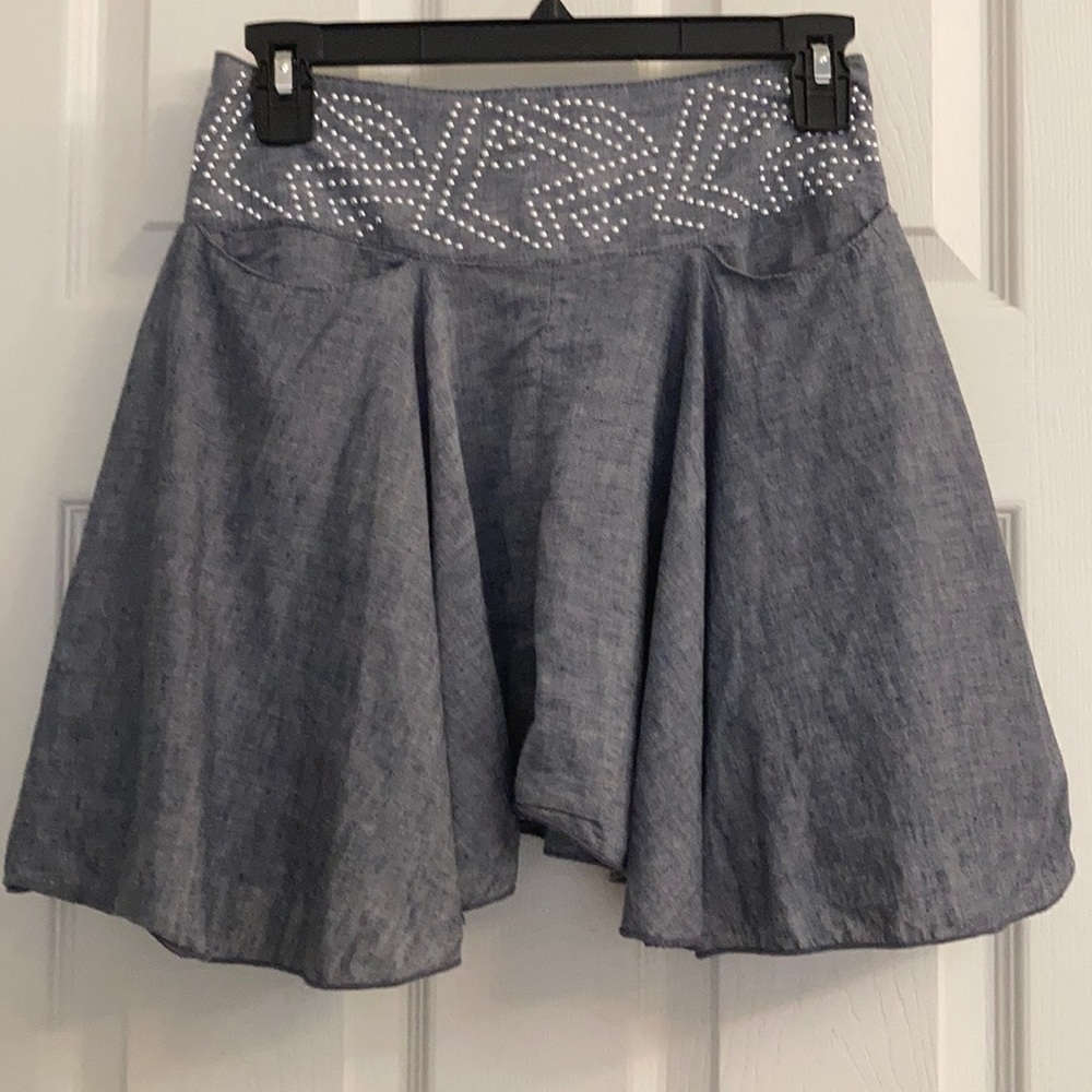 NWT🌟 forever 21 stud skirt
